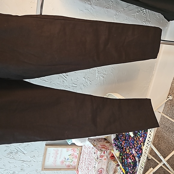 NWT Pride Bunny rainbow roll up black chino. Size 40. - Picture 3 of 12